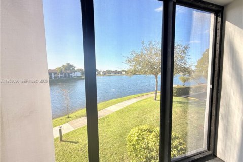 Condominio en alquiler en Oakland Park, Florida, 2 dormitorios, 82.68 m2 № 2007973 - foto 8