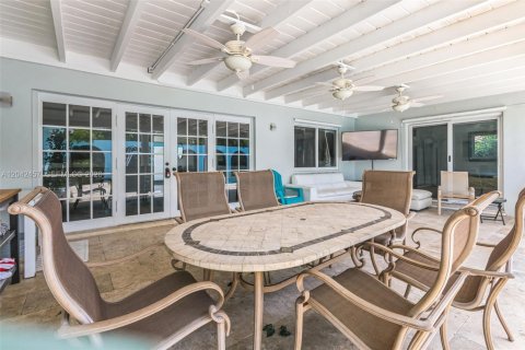 Villa ou maison à louer à Hollywood, Floride: 4 chambres, 224.92 m2 № 2252691 - photo 7