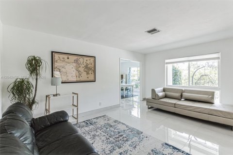 Villa ou maison à louer à Hollywood, Floride: 4 chambres, 224.92 m2 № 2252691 - photo 11