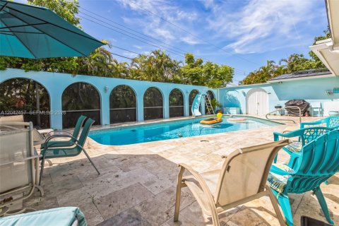 Villa ou maison à louer à Hollywood, Floride: 4 chambres, 224.92 m2 № 2252691 - photo 5