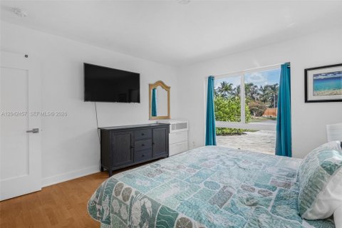 Villa ou maison à louer à Hollywood, Floride: 4 chambres, 224.92 m2 № 2252691 - photo 30