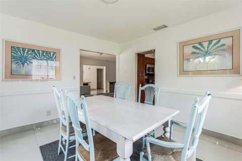 Villa ou maison à louer à Hollywood, Floride: 4 chambres, 224.92 m2 № 2252691 - photo 26