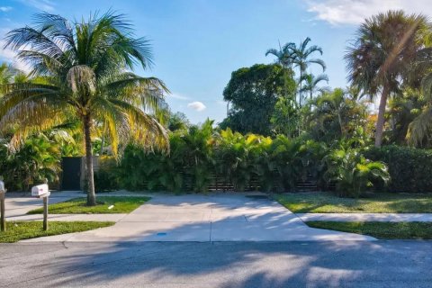 House in Delray Beach, Florida 2 bedrooms, 154.87 sq.m. № 1136461 - photo 1