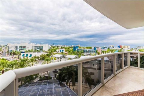 Condominio en alquiler en Miami Beach, Florida, 2 dormitorios, 130.06 m2 № 2006829 - foto 19