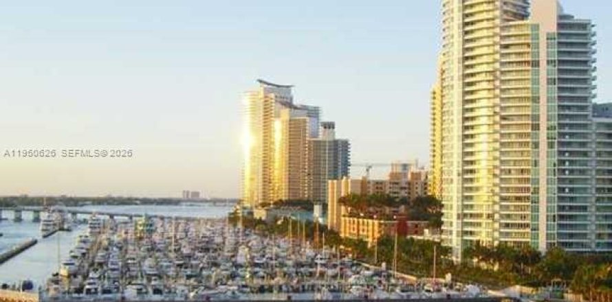 Condominio en Miami Beach, Florida, 2 dormitorios № 2006829