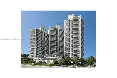 Condominio en alquiler en Miami Beach, Florida, 2 dormitorios, 130.06 m2 № 2006829 - foto 26