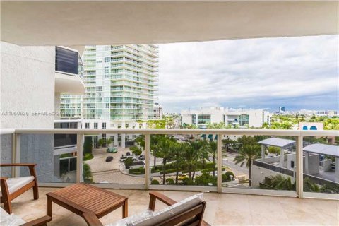 Condominio en alquiler en Miami Beach, Florida, 2 dormitorios, 130.06 m2 № 2006829 - foto 21