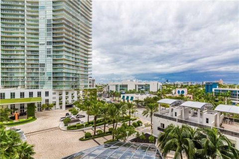 Condominio en alquiler en Miami Beach, Florida, 2 dormitorios, 130.06 m2 № 2006829 - foto 18
