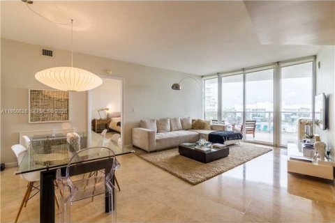 Condominio en alquiler en Miami Beach, Florida, 2 dormitorios, 130.06 m2 № 2006829 - foto 3