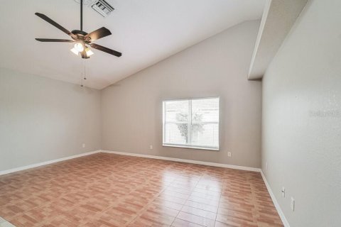 House in Cape Coral, Florida 3 bedrooms, 226.4 sq.m. № 2100296 - photo 7