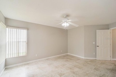 House in Cape Coral, Florida 3 bedrooms, 226.4 sq.m. № 2100296 - photo 13