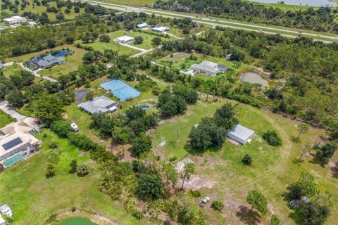 House in Punta Gorda, Florida 3 bedrooms, 195.65 sq.m. № 2291076 - photo 5