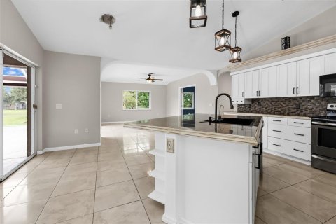 House in Punta Gorda, Florida 3 bedrooms, 195.65 sq.m. № 2291076 - photo 18