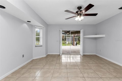 House in Punta Gorda, Florida 3 bedrooms, 195.65 sq.m. № 2291076 - photo 29