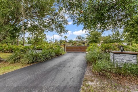 House in Punta Gorda, Florida 3 bedrooms, 195.65 sq.m. № 2291076 - photo 6