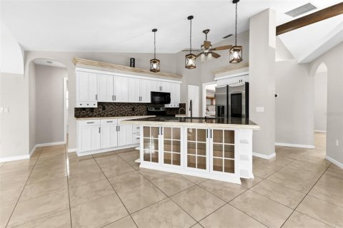 House in Punta Gorda, Florida 3 bedrooms, 195.65 sq.m. № 2291076 - photo 19
