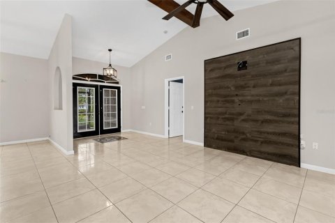 House in Punta Gorda, Florida 3 bedrooms, 195.65 sq.m. № 2291076 - photo 11