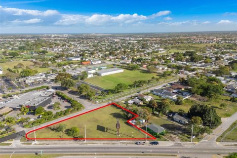 Terrain à vendre à Miami, Floride № 2048437 - photo 2