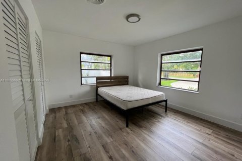 Casa en venta en Miami, Florida, 3 dormitorios, 130.43 m2 № 1874518 - foto 15