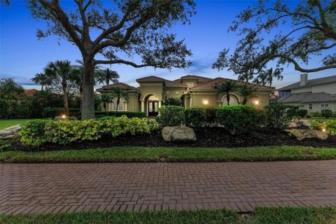 House in Sarasota, Florida 4 bedrooms, 451.88 sq.m. № 1719593 - photo 1