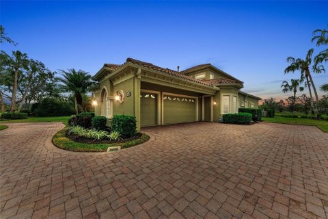 House in Sarasota, Florida 4 bedrooms, 451.88 sq.m. № 1719593 - photo 4