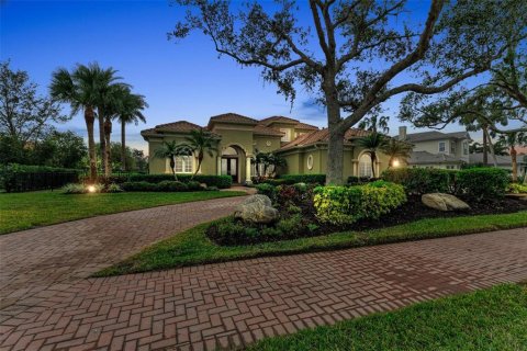 House in Sarasota, Florida 4 bedrooms, 451.88 sq.m. № 1719593 - photo 2