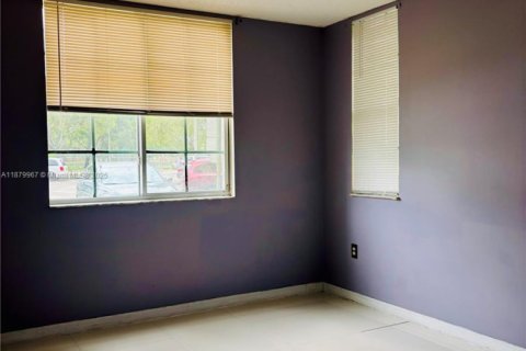 Condo in Pembroke Pines, Florida, 3 bedrooms  № 1922056 - photo 7