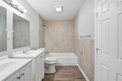 House in Tampa, Florida 2 bedrooms, 89.65 sq.m. № 2110930 - photo 29