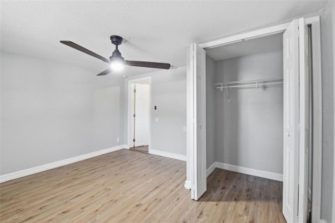 House in Tampa, Florida 2 bedrooms, 89.65 sq.m. № 2110930 - photo 23