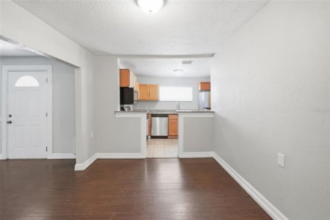 House in Tampa, Florida 2 bedrooms, 89.65 sq.m. № 2110930 - photo 15