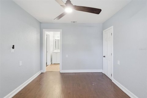 House in Tampa, Florida 2 bedrooms, 89.65 sq.m. № 2110930 - photo 17