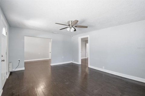 House in Tampa, Florida 2 bedrooms, 89.65 sq.m. № 2110930 - photo 10