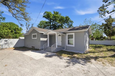 House in Tampa, Florida 2 bedrooms, 89.65 sq.m. № 2110930 - photo 2