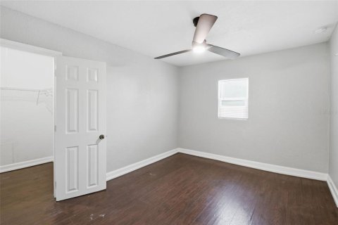 House in Tampa, Florida 2 bedrooms, 89.65 sq.m. № 2110930 - photo 20