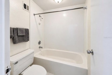 Condo in Orlando, Florida, 1 bedroom  № 2371534 - photo 4