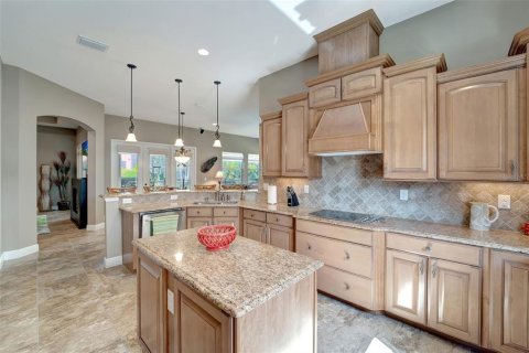 House in Sarasota, Florida 4 bedrooms, 322 sq.m. № 1895154 - photo 17