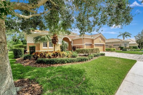 House in Sarasota, Florida 4 bedrooms, 322 sq.m. № 1895154 - photo 3