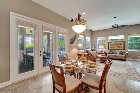 House in Sarasota, Florida 4 bedrooms, 322 sq.m. № 1895154 - photo 19