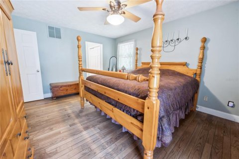 House in Melrose, Florida 5 bedrooms, 250.84 sq.m. № 1797749 - photo 15