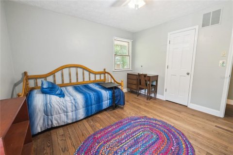 House in Melrose, Florida 5 bedrooms, 250.84 sq.m. № 1797749 - photo 20