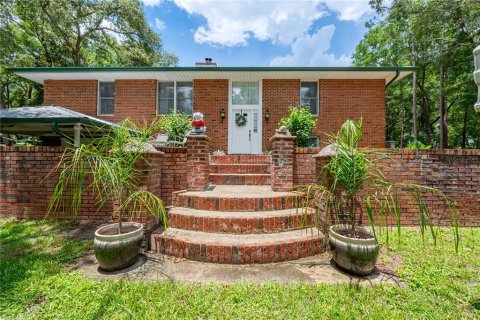 House in Melrose, Florida 5 bedrooms, 250.84 sq.m. № 1797749 - photo 2