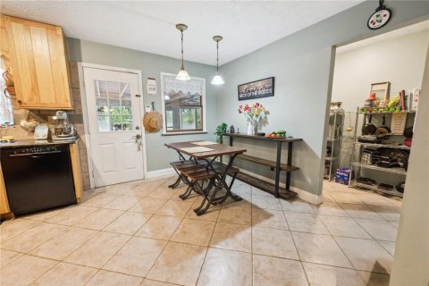 House in Melrose, Florida 5 bedrooms, 250.84 sq.m. № 1797749 - photo 12