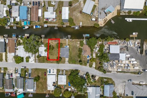 Terreno en venta en Hudson, Florida № 2214443 - foto 4