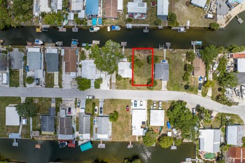 Terreno en venta en Hudson, Florida № 2214443 - foto 3