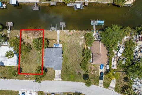 Terreno en venta en Hudson, Florida № 2214443 - foto 2