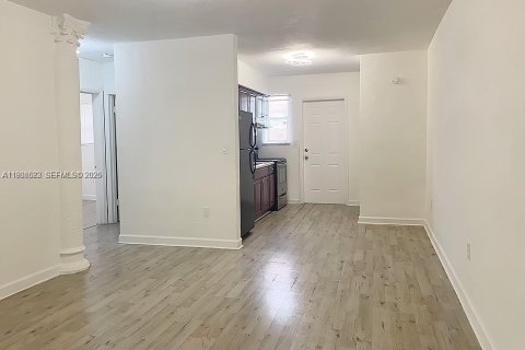 Immobilier commercial à vendre à Miami, Floride: 140.47 m2 № 2001283 - photo 12