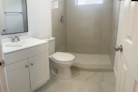 Immobilier commercial à vendre à Miami, Floride: 140.47 m2 № 2001283 - photo 10