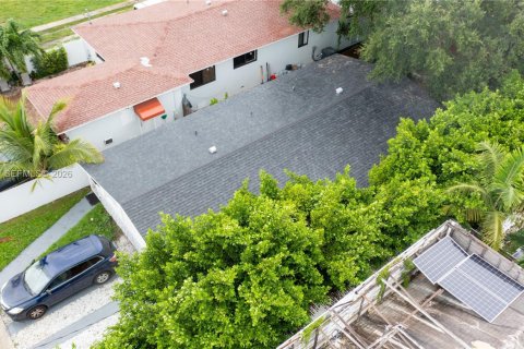 Immobilier commercial à vendre à Miami, Floride: 140.47 m2 № 2001283 - photo 4