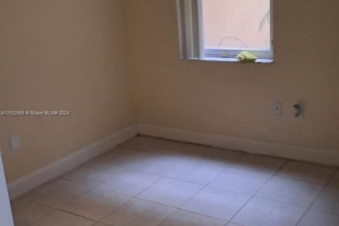 Condo in Royal Palm Beach, Florida, 3 bedrooms  № 1709942 - photo 18