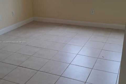 Condo in Royal Palm Beach, Florida, 3 bedrooms  № 1709942 - photo 13